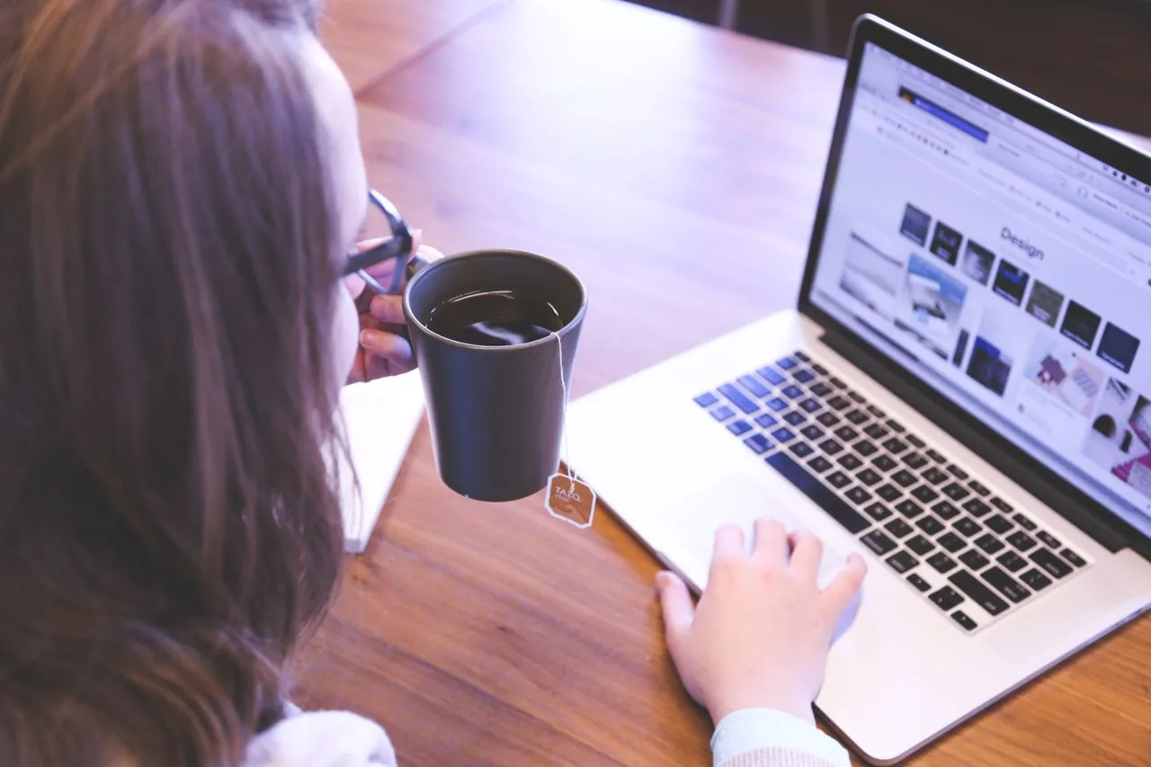 Content strategist organising website structure, headings, and information hierarchy. 
